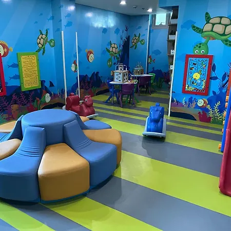 Holiday 2Br Apartment Hotel With Sea View Near Airport, City Of Dreams, Moa, And Beside Okada